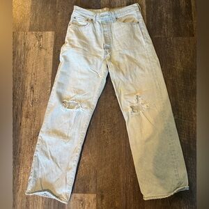 LEVI’s Stylish Light Blue Distressed Women’s Jeans